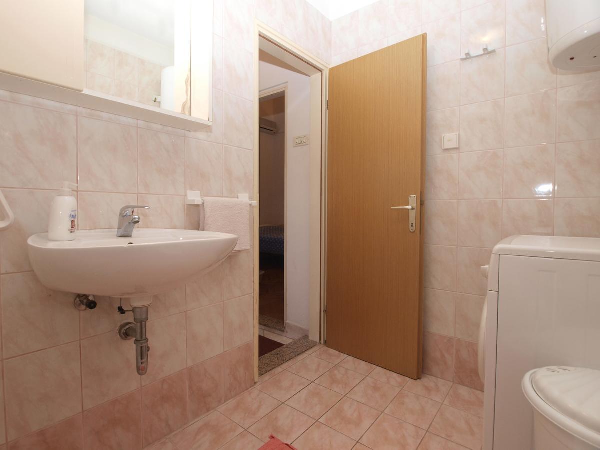 Apartments Mladen 1588 Pula Ngoại thất bức ảnh
