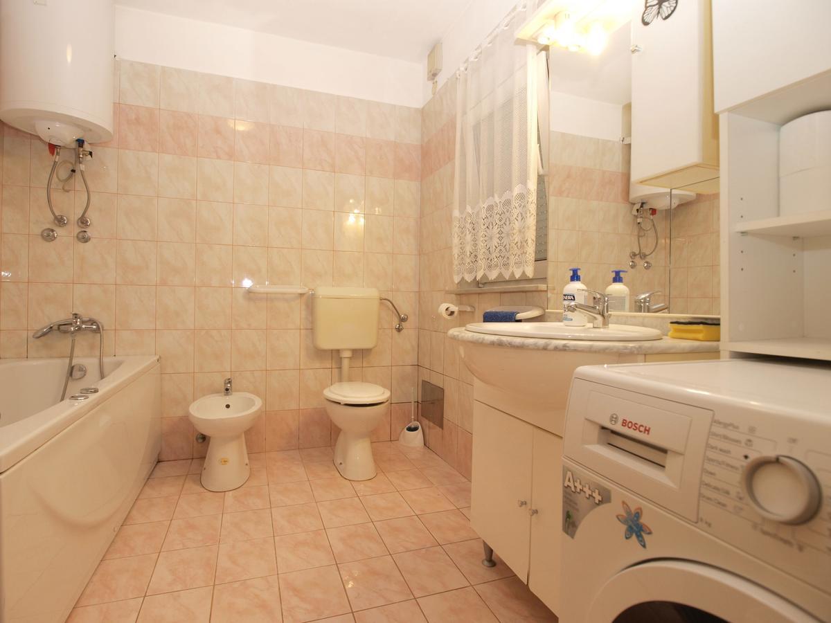Apartments Mladen 1588 Pula Ngoại thất bức ảnh