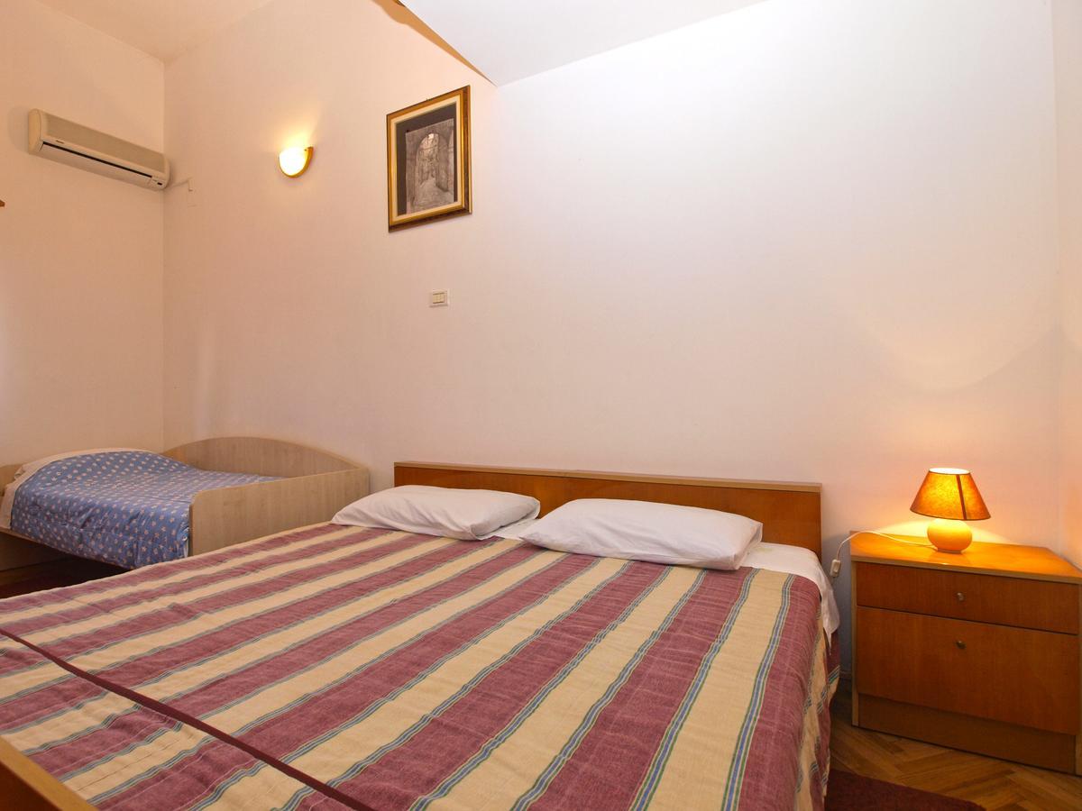 Apartments Mladen 1588 Pula Ngoại thất bức ảnh